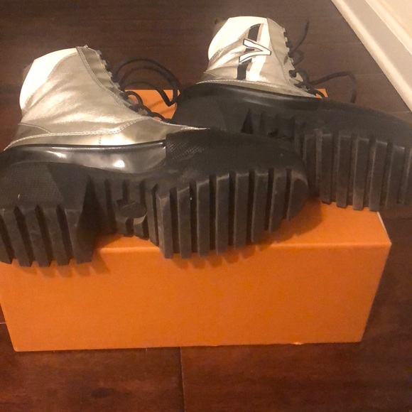 Louis Vuttion Combat Boot - Picture 4 of 5